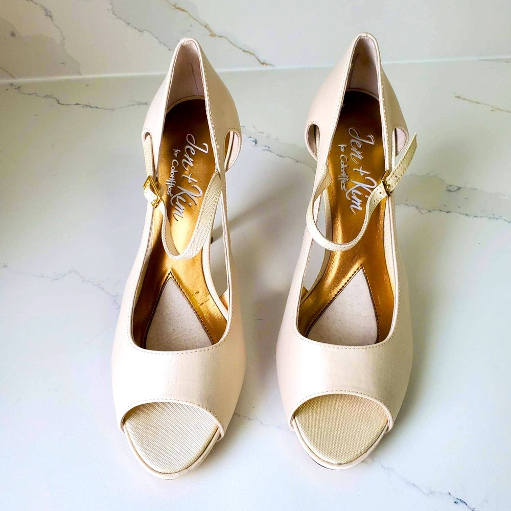 Jen+Kim. Satin material. NWB high heels shoes. Dust bag